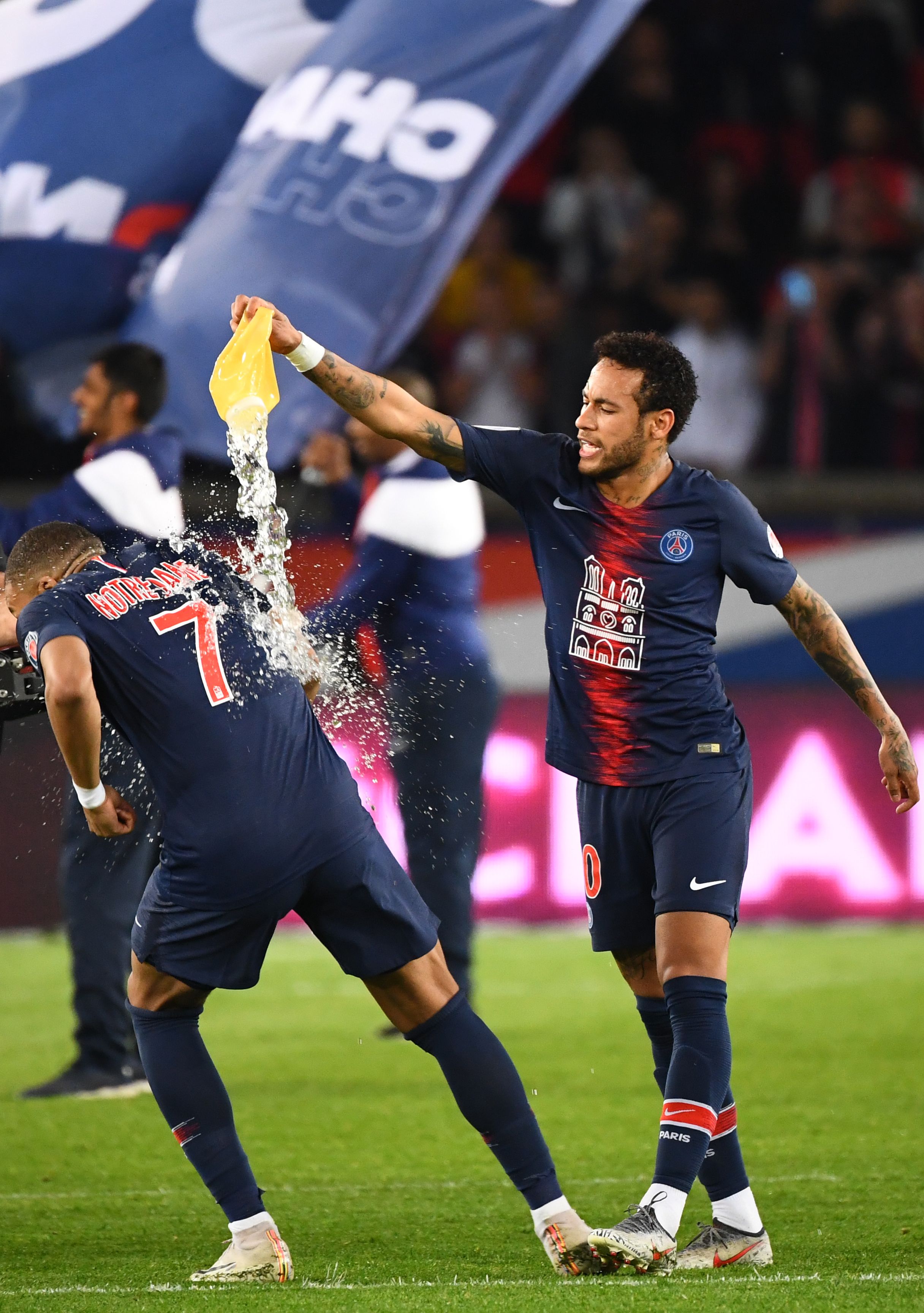 国安vs河南半场数据：控球率56%-44%，河南半场0射正