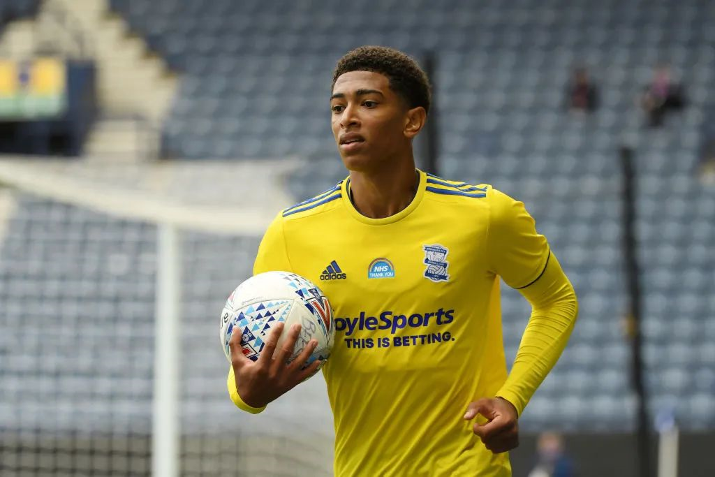 魔鬼主场，拜仁欧冠小组／联赛阶段主场37场不败（安联堡垒：拜仁欧冠小组赛与联赛主场37场不败）