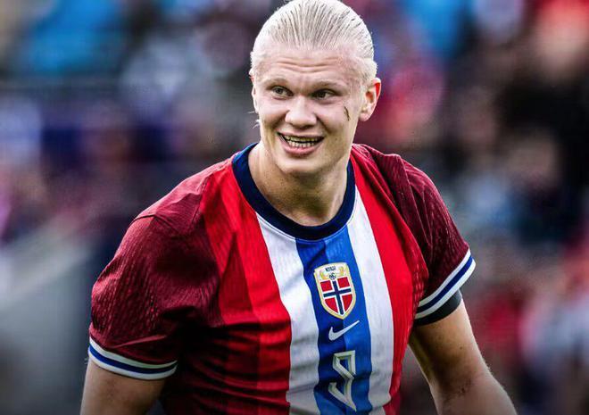 沙特联战报：本泽马破门，十人吉达联合2-1利雅得体育（沙特联赛战报：本泽马建功，十人吉达联合2-1击败利雅得体育）