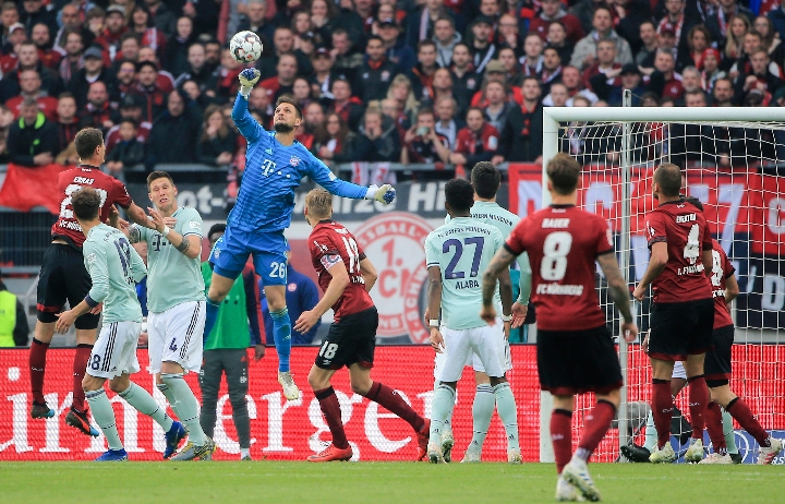 凯尔特人本赛季对50%胜率球队拿到7胜，全联盟仅次于活塞