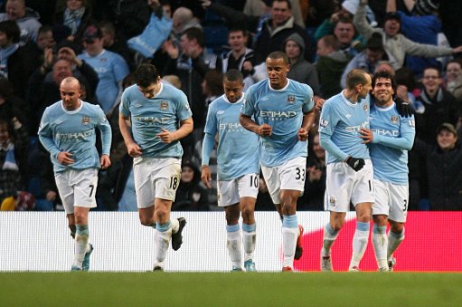 德劳伦蒂斯：永远不要怀疑孔蒂，那不勒斯球迷可继续梦想冠军（德劳伦蒂斯：别质疑孔蒂，那不勒斯球迷依然可以憧憬冠军）