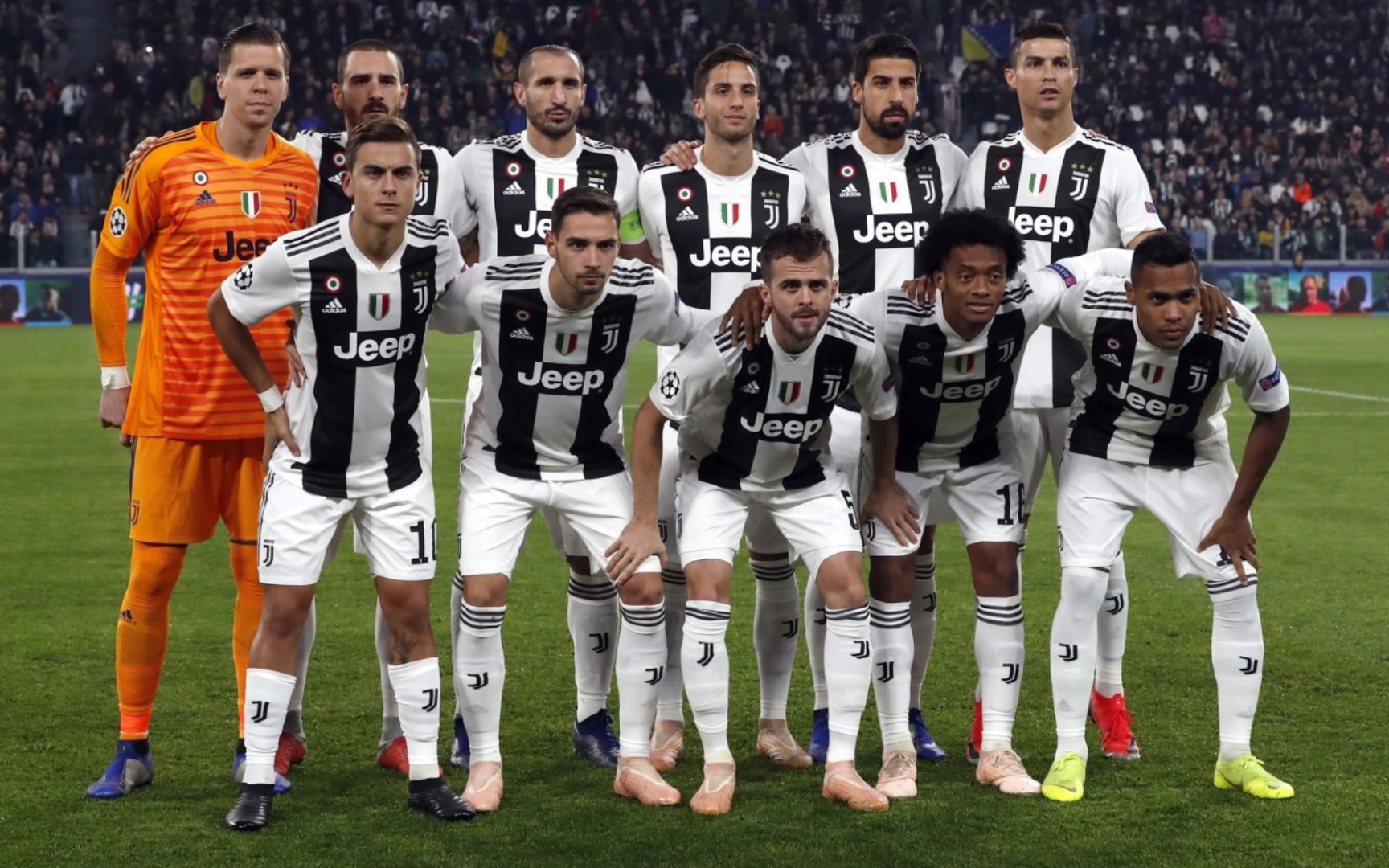 中超：上海海港主场4-1大胜深圳