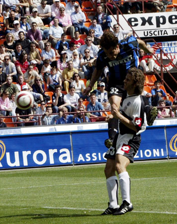 状态不错！江苏外援亨特替补13中7轰15分6板