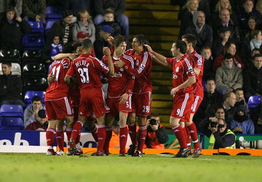 法媒：非洲杯黄牛票泛滥致使观众大减，不法分子盗取观众信息钱财（法媒称非洲杯黄牛猖獗致上座率下滑，不法分子窃取观众个人信息与资金）