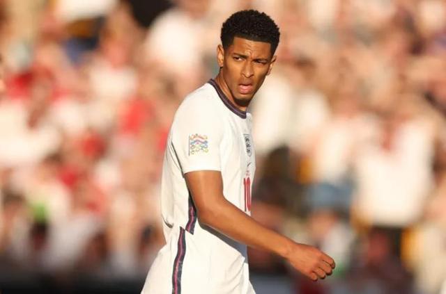 场均1.37分，执教至少10场欧冠的意大利教练中孔蒂成绩倒数第5（孔蒂欧冠场均1.37分，在执教10场以上的意大利教练中排名倒数第五）