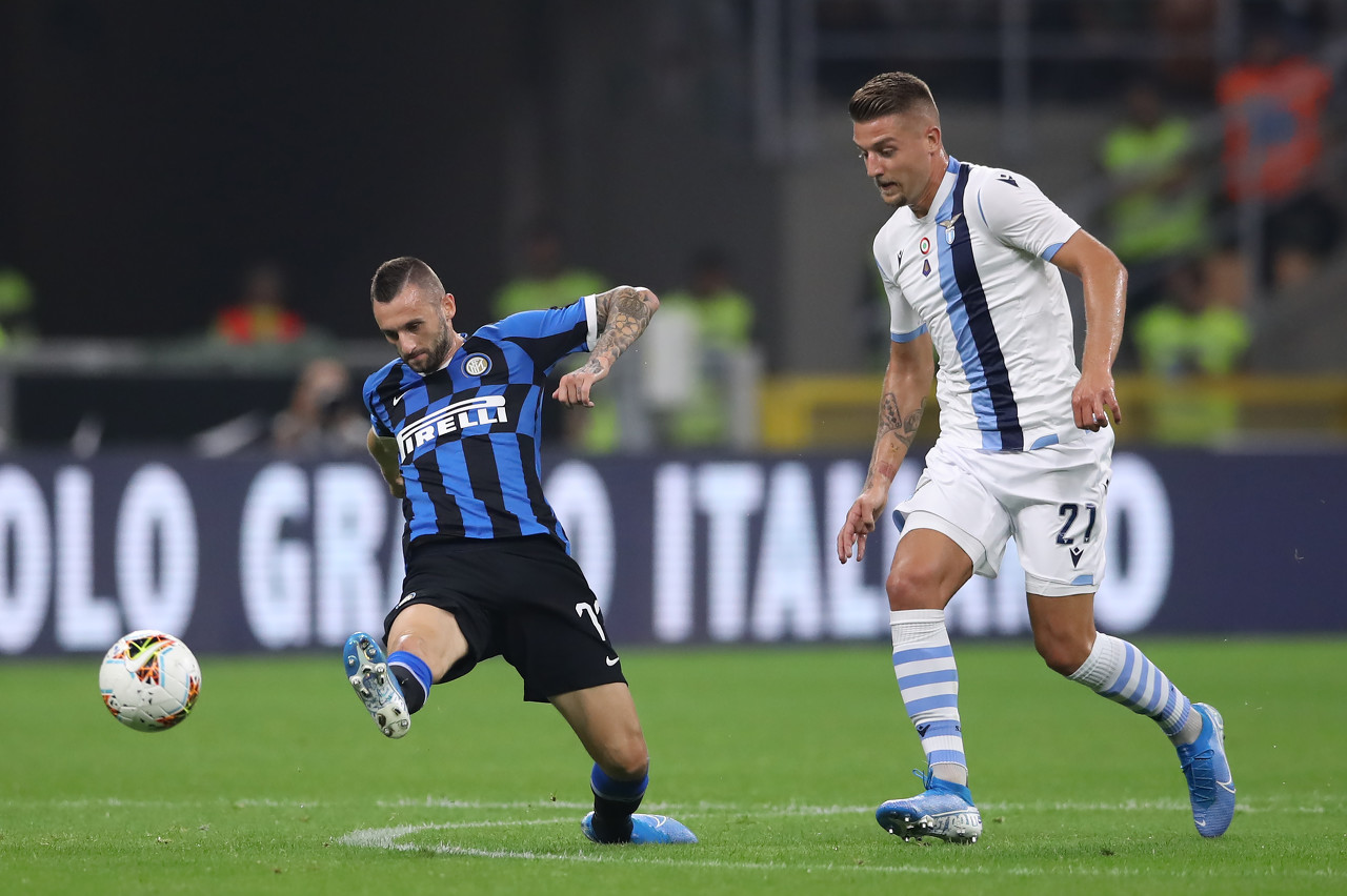 英博收官战以62330人刷新赛季中超上座纪录，比苏超单场最高多1人（英博收官战观众达62,330人，创本赛季中超上座新高，较苏超单场纪录多1人）