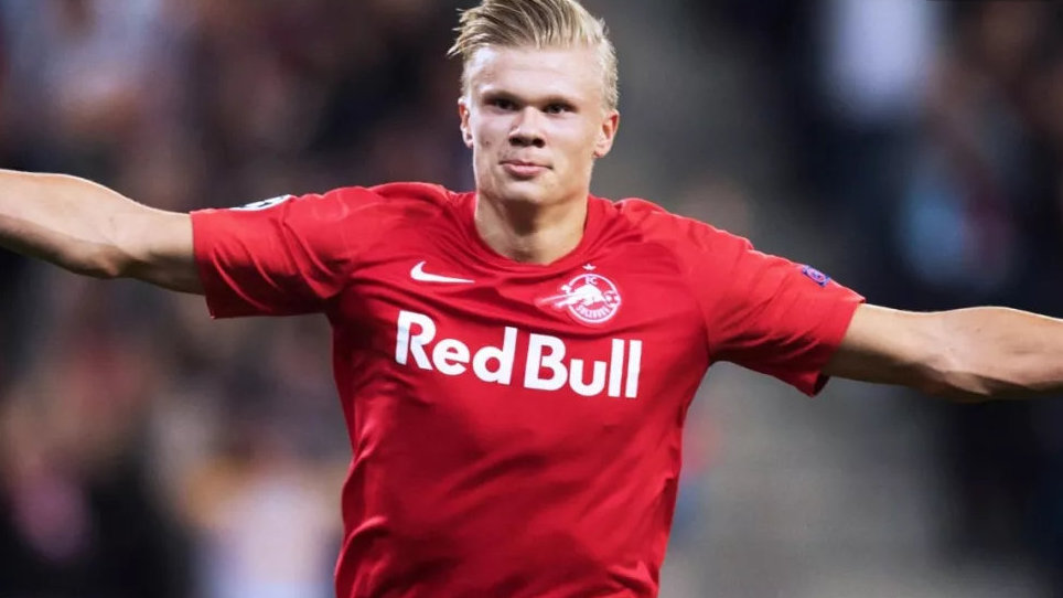 张伯伦代表阿森纳U21出战曼联U21，8年后再为枪手比赛