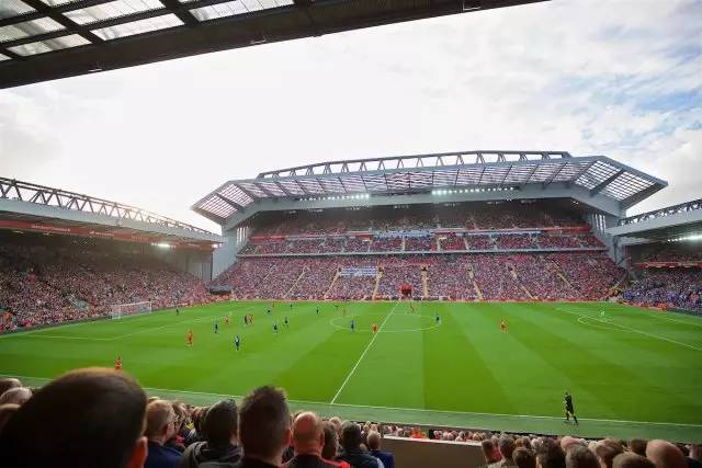 一五挡拆直接命中三分，解说：徐杰调动一五挡拆比外援还出色徐杰厉害不愧是